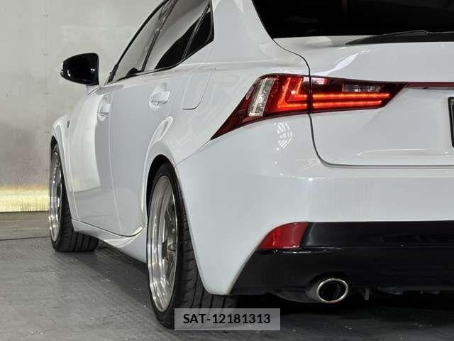 Lexus IS 2013-09 7725036-2