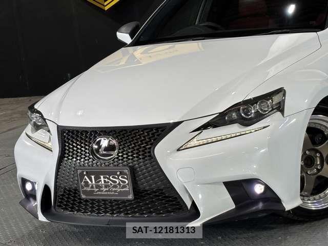 Lexus IS 2013-09 7725036-5