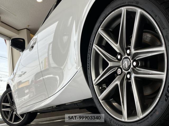 Lexus IS 2015-06 7725035-10