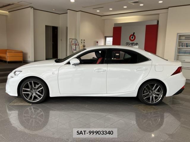 Lexus IS 2015-06 7725035-14