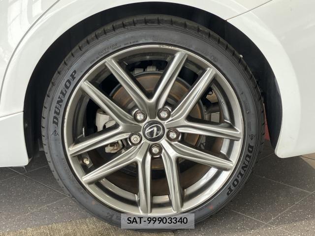 Lexus IS 2015-06 7725035-20