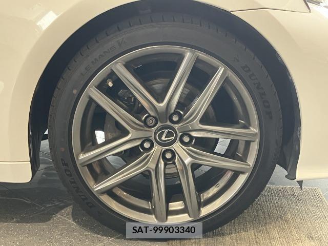 Lexus IS 2015-06 7725035-21