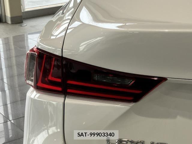 Lexus IS 2015-06 7725035-23