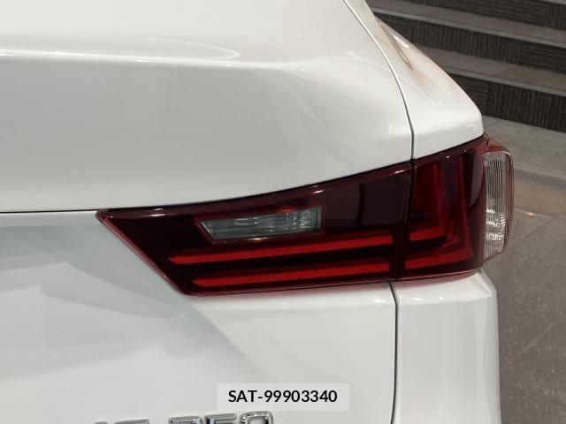 Lexus IS 2015-06 7725035-24