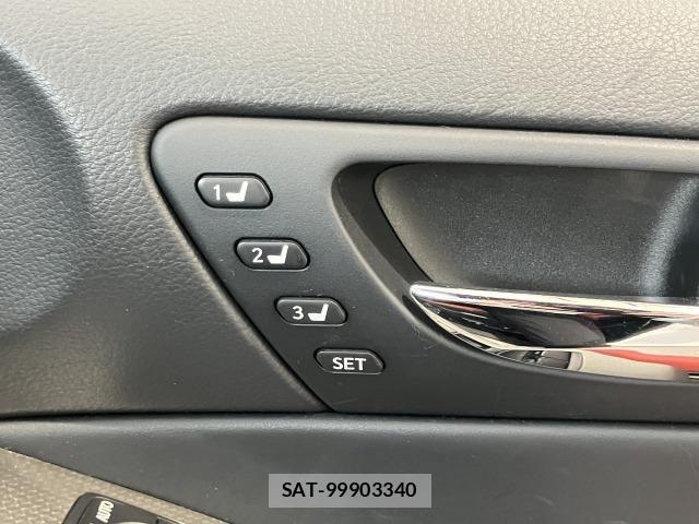 Lexus IS 2015-06 7725035-6
