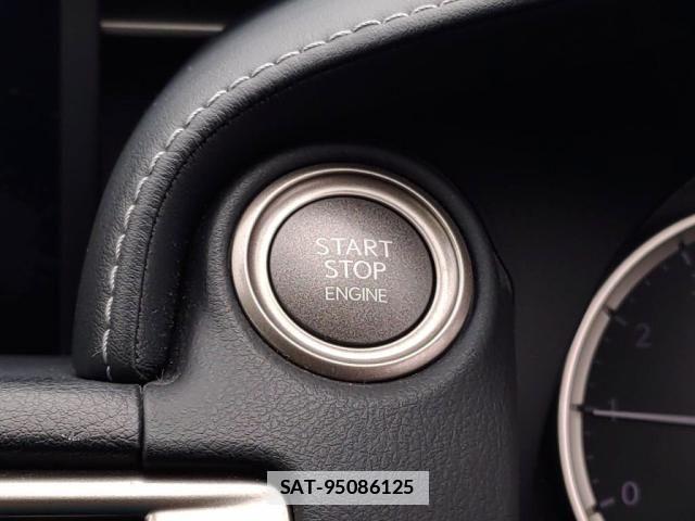 Lexus IS 2013-10 7786459-12