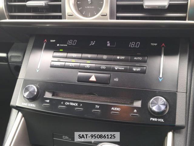 Lexus IS 2013-10 7786459-13
