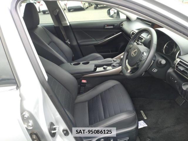 Lexus IS 2013-10 7786459-20