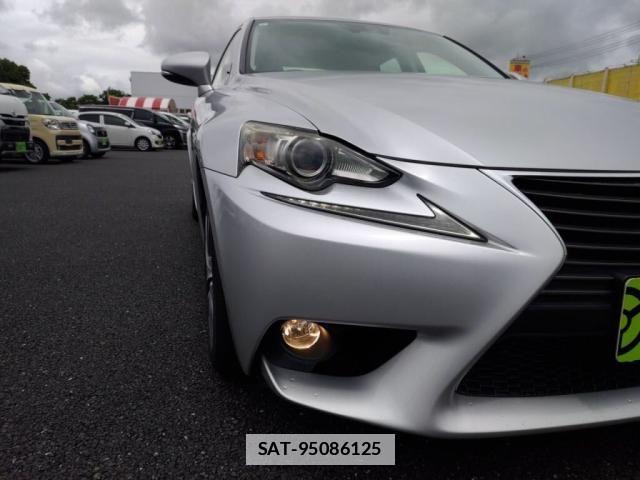 Lexus IS 2013-10 7786459-25