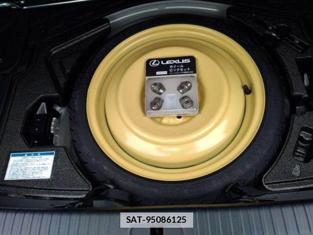 Lexus IS 2013-10 7786459-27