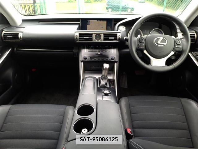 Lexus IS 2013-10 7786459-2