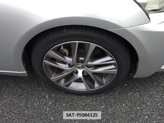 Lexus IS 2013-10 7786459-29
