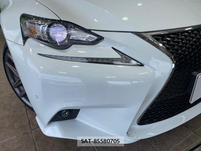 Lexus IS 2014-11 7979756-11