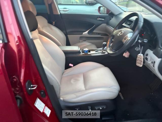 Lexus IS 2011-01 8036403-10