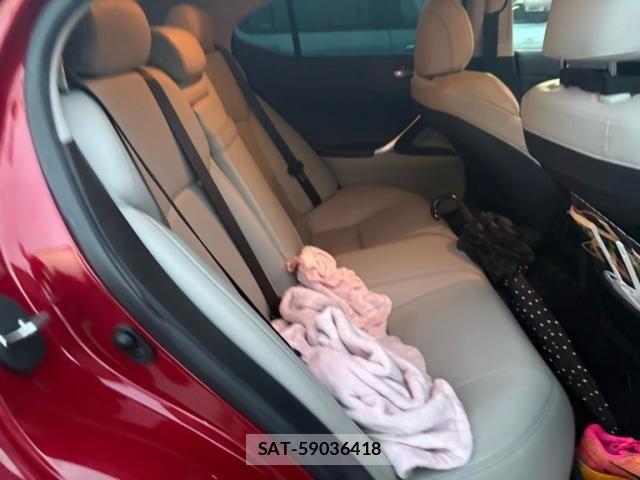 Lexus IS 2011-01 8036403-12