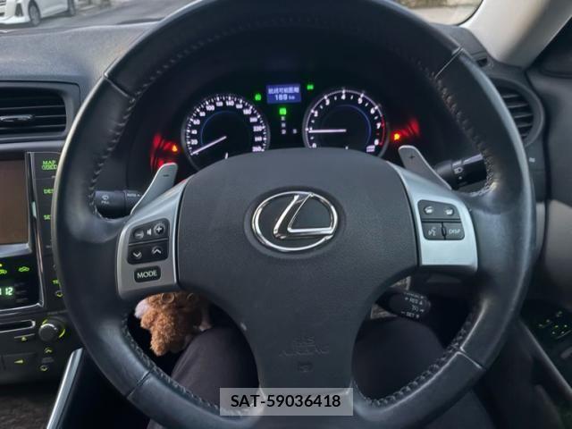 Lexus IS 2011-01 8036403-17