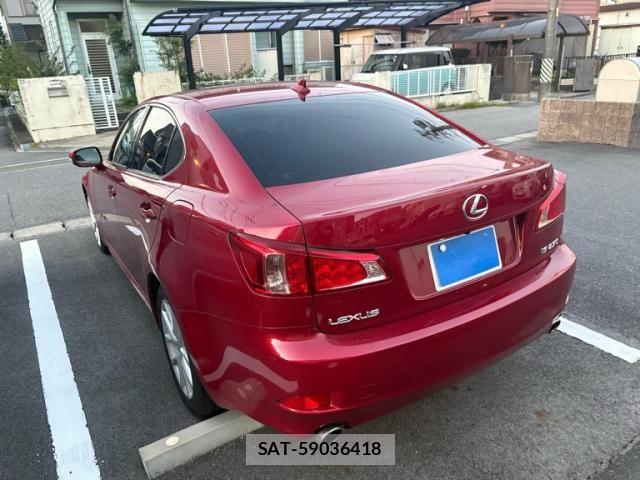 Lexus IS 2011-01 8036403-1