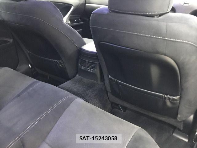 Lexus IS 2012-05 8036399-9