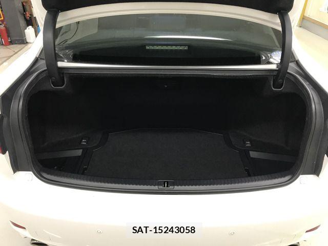 Lexus IS 2012-05 8036399-12