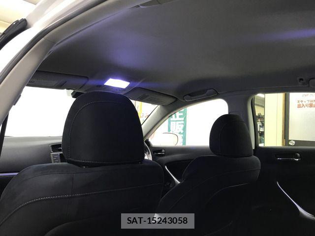 Lexus IS 2012-05 8036399-18