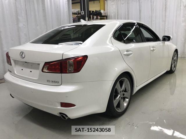 Lexus IS 2012-05 8036399-1