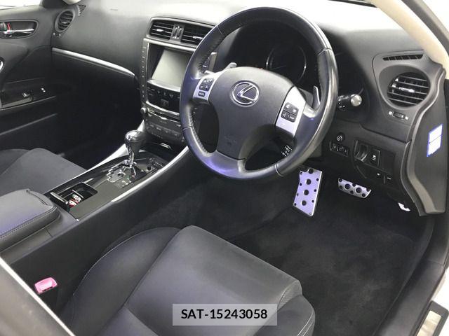 Lexus IS 2012-05 8036399-2