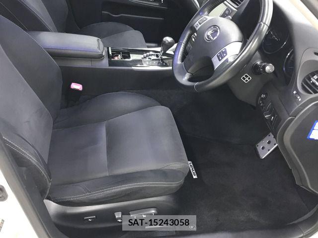Lexus IS 2012-05 8036399-3