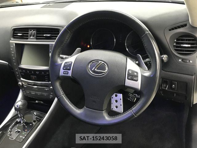 Lexus IS 2012-05 8036399-4