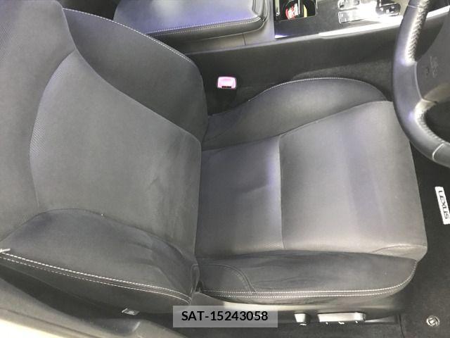 Lexus IS 2012-05 8036399-6