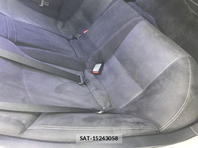 Lexus IS 2012-05 8036399-8