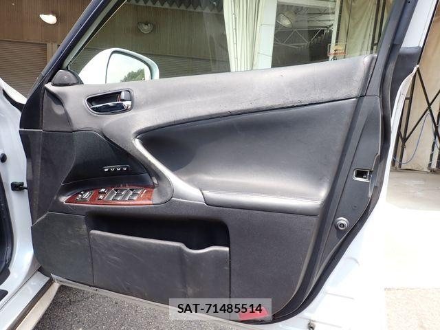 Lexus IS 2006-09 8074331-16