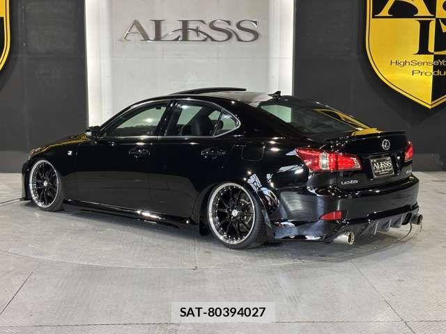 Lexus IS 2011-02 8074333-12
