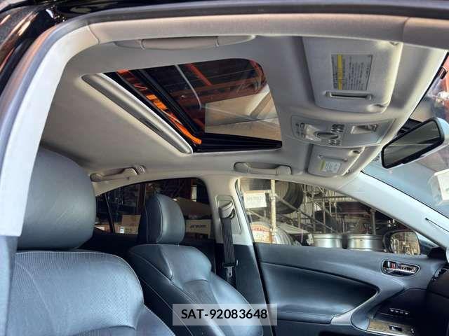 Lexus IS 2008-11 8074334-17