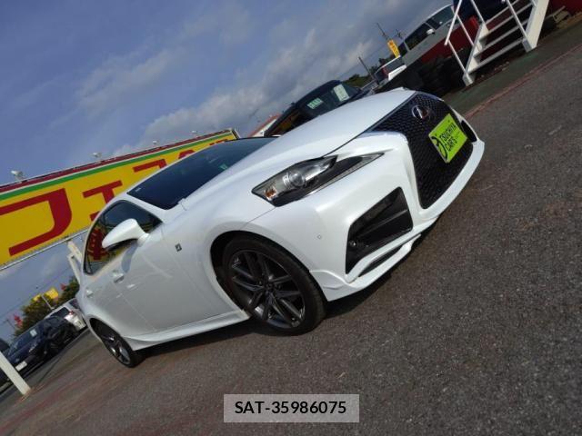 Lexus IS 2014-03 8074332-24