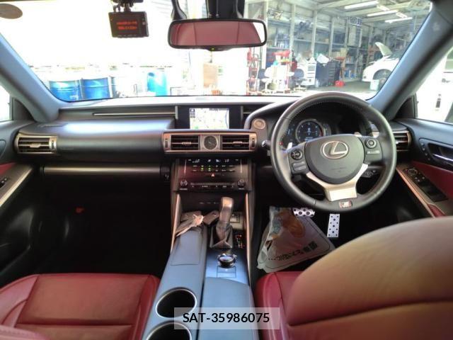 Lexus IS 2014-03 8074332-2