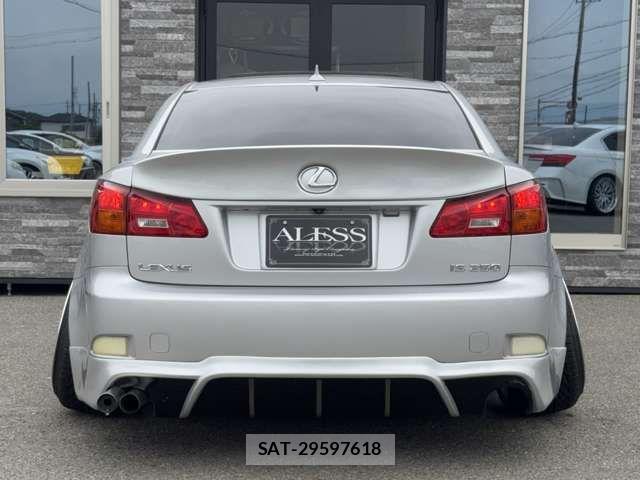 Lexus IS 2007-09 8100118-11