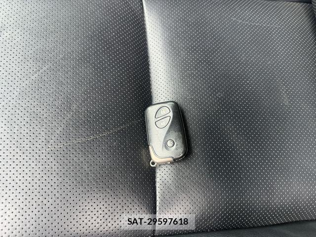 Lexus IS 2007-09 8100118-29