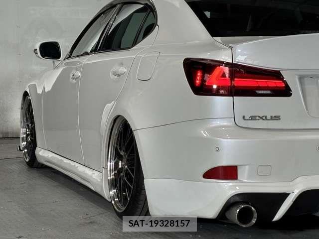 Lexus IS 2009-06 8146056-12