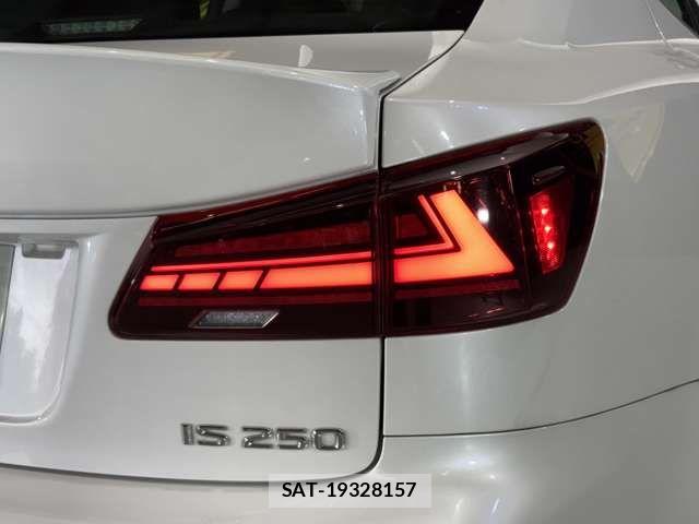 Lexus IS 2009-06 8146056-13