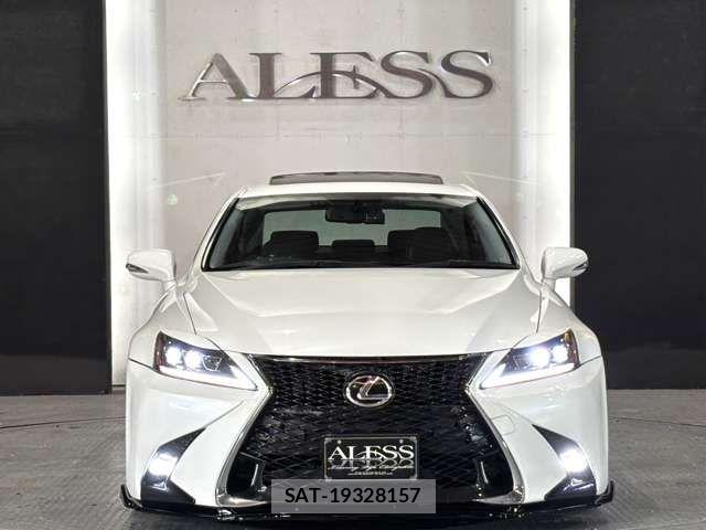 Lexus IS 2009-06 8146056-1