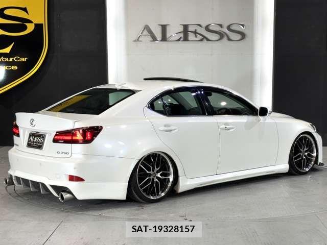 Lexus IS 2009-06 8146056-2
