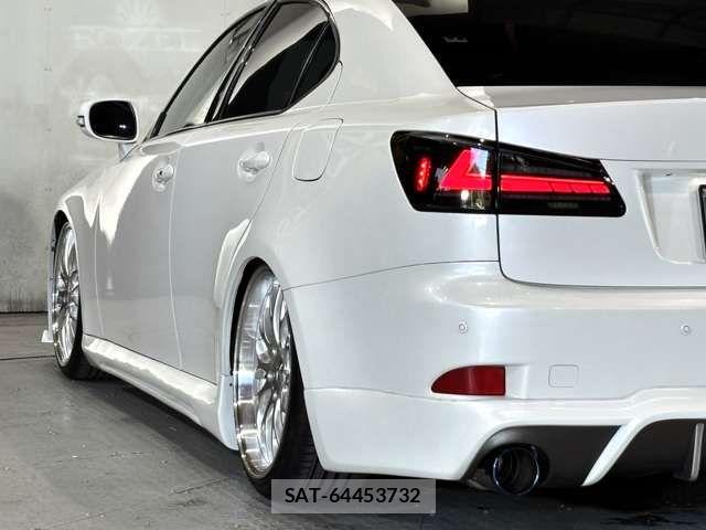 Lexus IS 2012-01 8245709-13