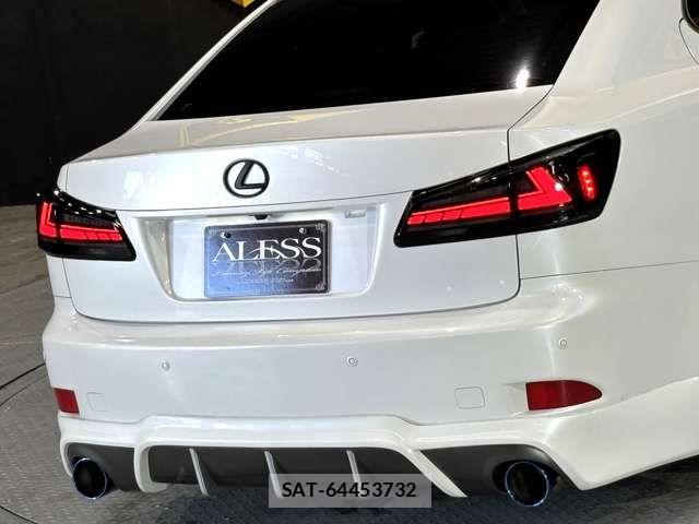 Lexus IS 2012-01 8245709-14