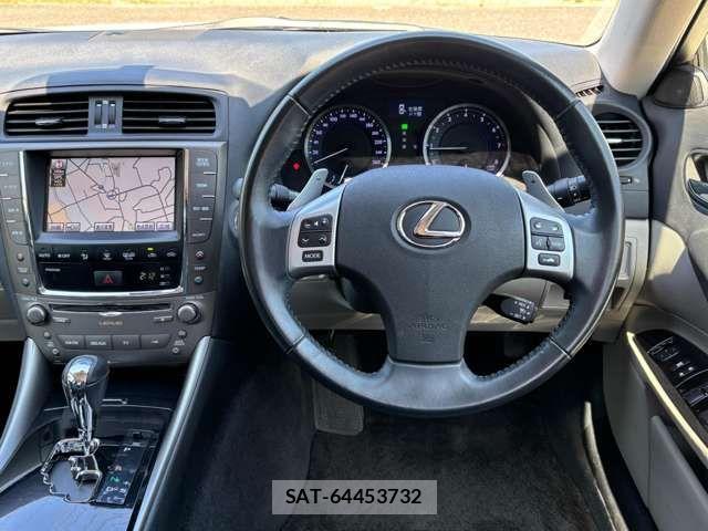 Lexus IS 2012-01 8245709-19