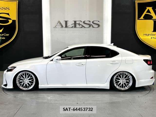 Lexus IS 2012-01 8245709-4