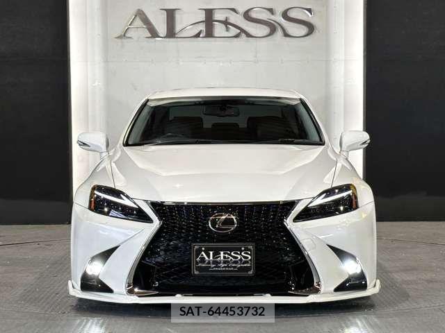 Lexus IS 2012-01 8245709-8