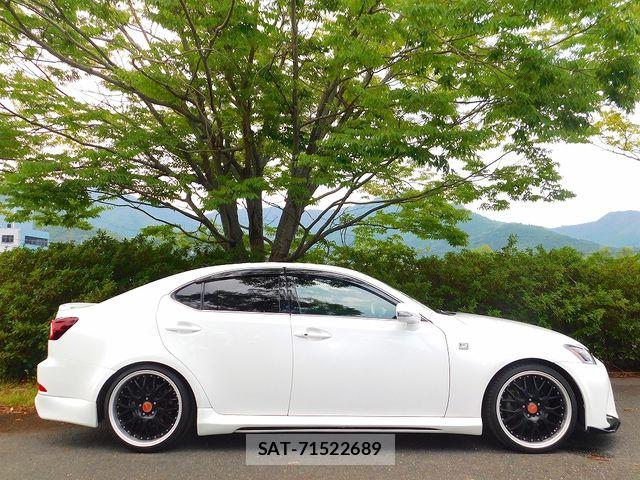 Lexus IS 2011-03 8245712-11