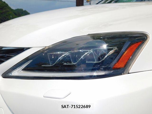 Lexus IS 2011-03 8245712-8