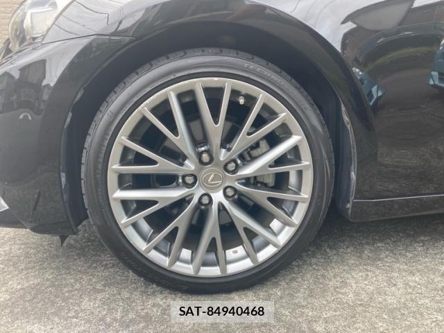 Lexus IS 2013-11 8245710-12