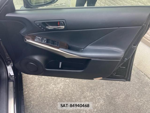 Lexus IS 2013-11 8245710-14